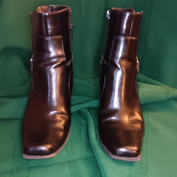 Nickels "Clara" Ankle Booties - Picture 2 of 9